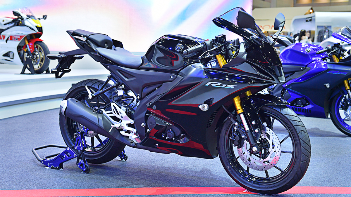 Yamaha YZF-R15 2022 được hãng xe Nhật làm mới kiểu dáng thiết kế với phong cách hiện đại, khí động học hơn. Ảnh ARENAMOTOSIKAL