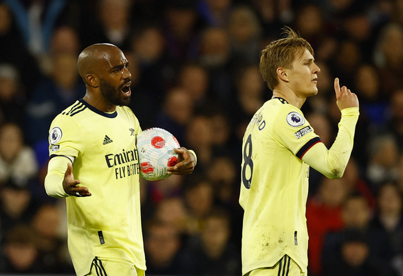 Thua bạc nhược trước Crystal Palace, Arsenal rơi vào thế khó
