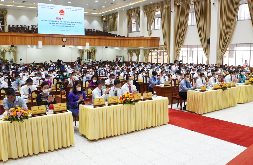 ‘Kinh nghiệm và giải pháp nâng cao chất lượng, hiệu quả hoạt động của Thường trực HĐND cấp tỉnh’
