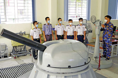 Trường Cao đẳng Kỹ thuật Hải quân: Nhiều giải pháp nâng cao chất lượng giáo dục và đào tạo - Báo Long An Online Trường Cao đẳng Kỹ thuật Hải quân: Nhiều giải pháp nâng cao chất lượng giáo dục và đào tạo - Báo Long An Online