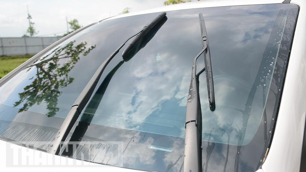 4 tác hại khi đỗ ô tô dưới trời nắng nóng