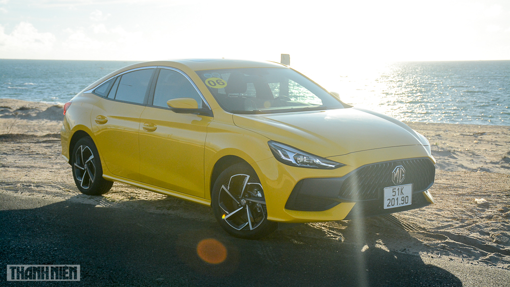 4 tác hại khi đỗ ô tô dưới trời nắng nóng