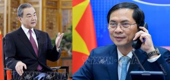 Vietnamese, Chinese FMs hold telephone talks Vietnamese, Chinese FMs hold telephone talks