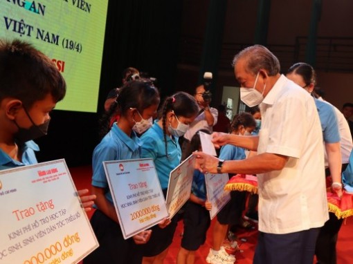 Scholarships given to disadvantaged ethnic minority students Scholarships given to disadvantaged ethnic minority students