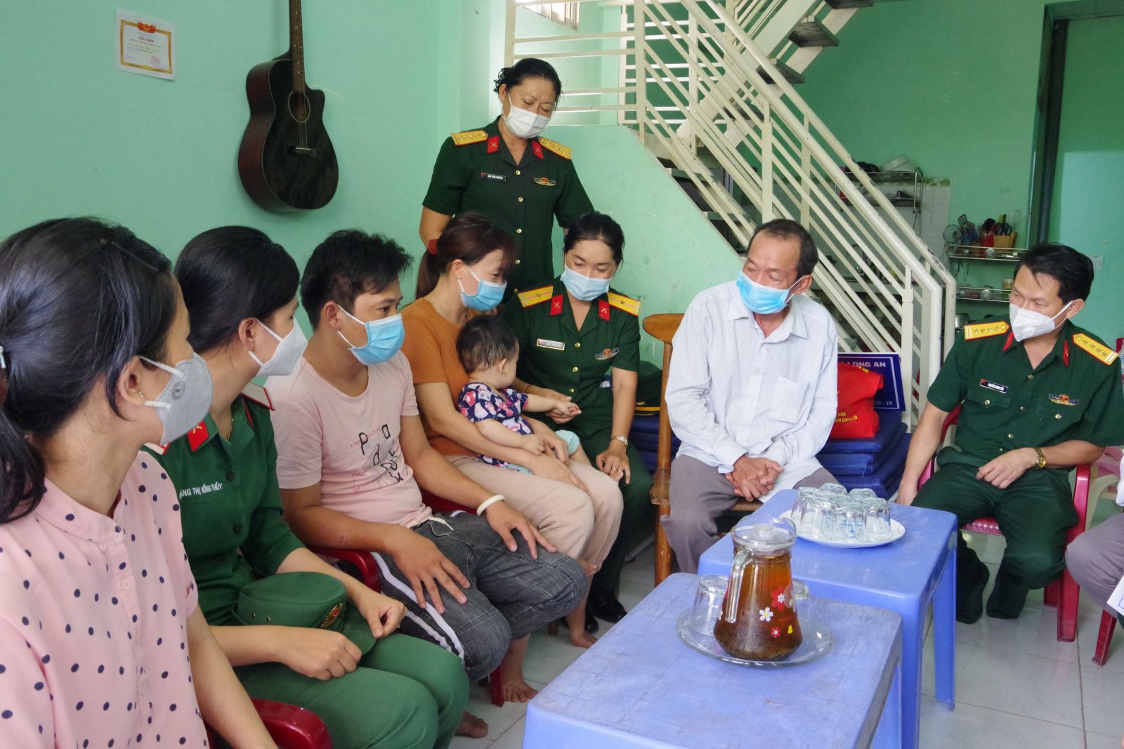 Sự chung sức của Hội Phụ nữ cơ sở Bộ Chỉ huy Quân sự tỉnh góp phần cùng người thân nuôi dưỡng bé Văn Thị Diệu Linh