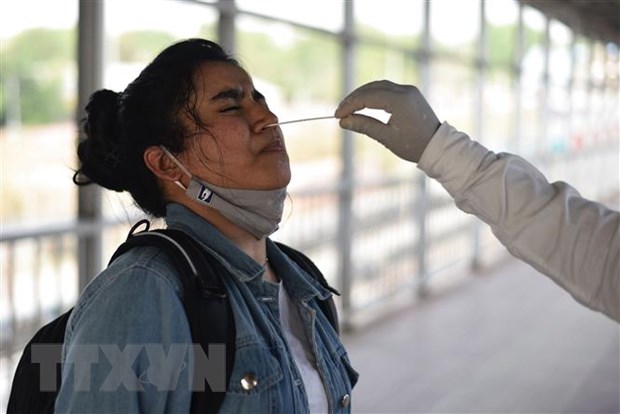 WHO: Số ca mắc mới COVID-19 trên toàn cầu giảm gần 25%