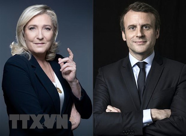 Đương kim Tổng thống Pháp Emmanuel Macron (phải) và thủ lĩnh đảng cực hữu Marine Le Pen (trái). (Ảnh: AFP/TTXVN)