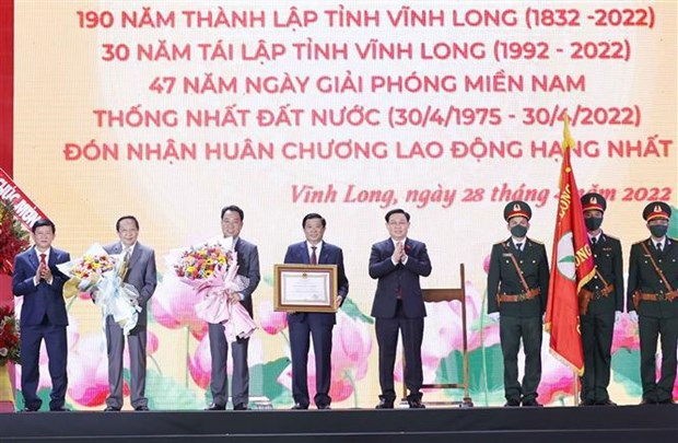 Top legislator asks Vinh Long to focus on growth model reform