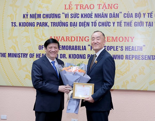 WHO representative honoured with insignia