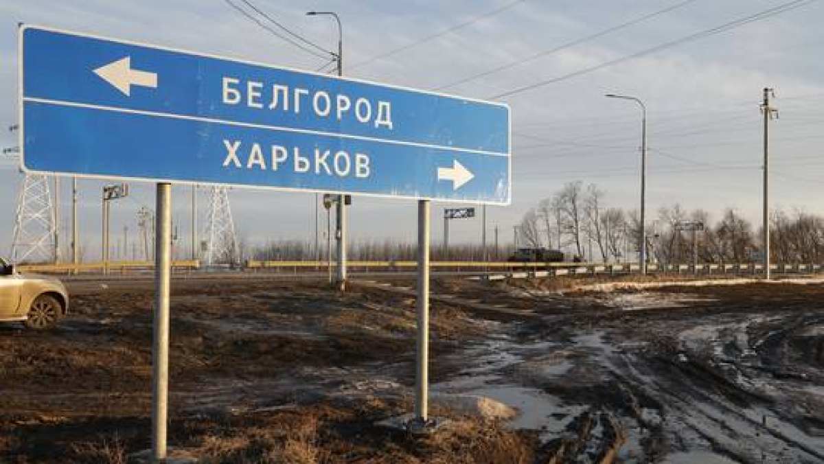 Một biển chỉ dẫn trên đường cao tốc gần biên giới với Ukraine ở khu vực Belgorod. Ảnh: Spuntik