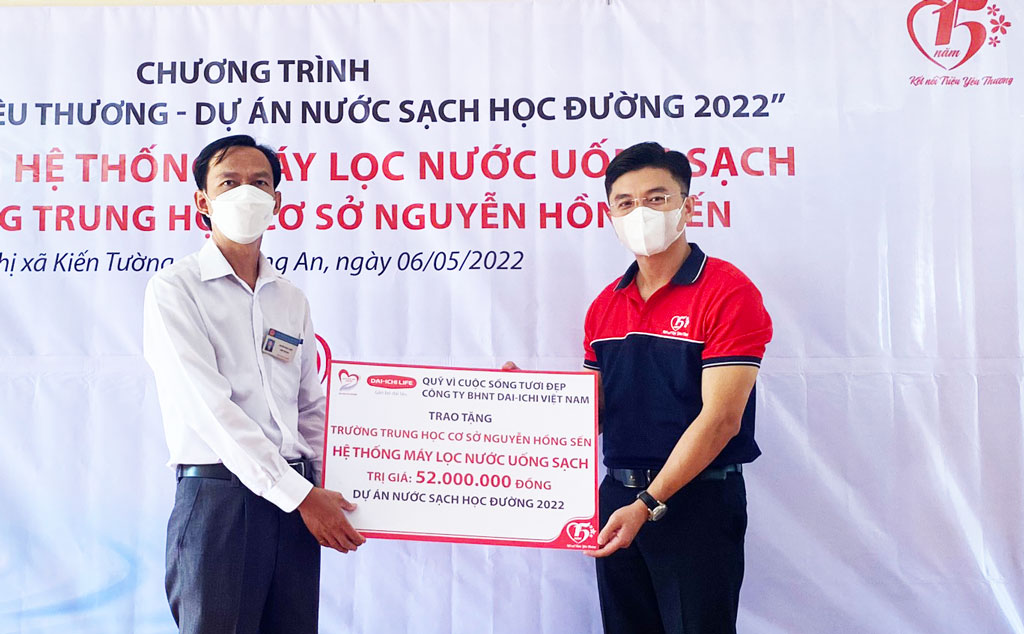 Dai-ichi Life Việt Nam triển khai chương trình ‘Kết nối Triệu Yêu Thương - Dự án Nước sạch học đường 2022’ tại tỉnh Long An