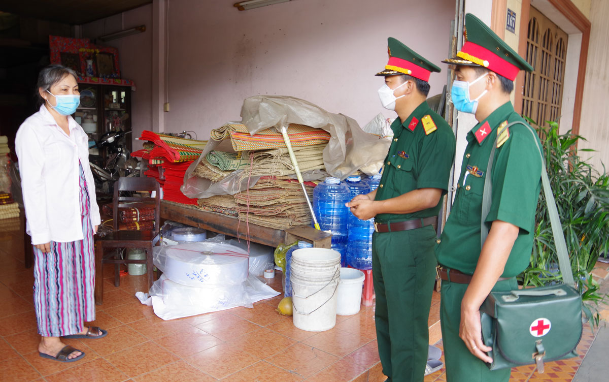 Hiệu quả thiết thực của trạm y tế lưu động Hướng dẫn, tư vấn, hỗ trợ điều trị tại nhà khi người dân mắc Covid-19