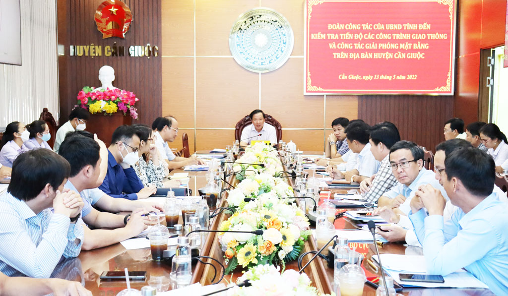 Chủ tịch UBND tỉnh - Nguyễn Văn Út kiểm tra công tác triển khai các dự án tại Cần Giuộc