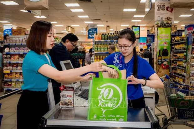 Vietnam to ban plastic bags from markets by 2030