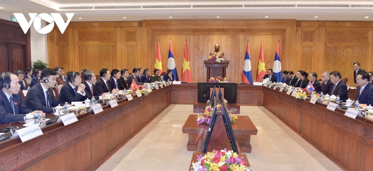 Hội đàm giữa Chủ tịch Quốc hội Việt Nam và Lào: Quan hệ hai nước có ý nghĩa sống còn