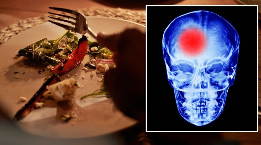Ăn tối giờ giấc thất thường làm tăng nguy cơ tử vong do đột quỵ xuất huyết não. Ảnh SHUTTERSTOCK