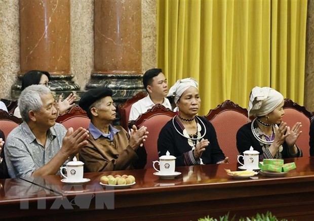 Các đại biểu là người có uy tín trong đồng bào dân tộc thiểu số tỉnh Tuyên Quang. (Ảnh: Thống Nhất/TTXVN)