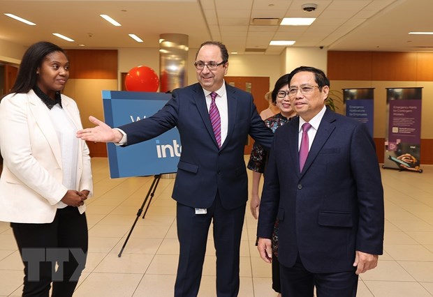 Thủ tướng Phạm Minh Chính đến thăm Tập đoàn Intel. (Ảnh: Dương Giang/TTXVN)