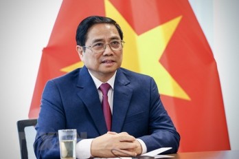 PM urged US businesses to invest in tourism and trade in Vietnam