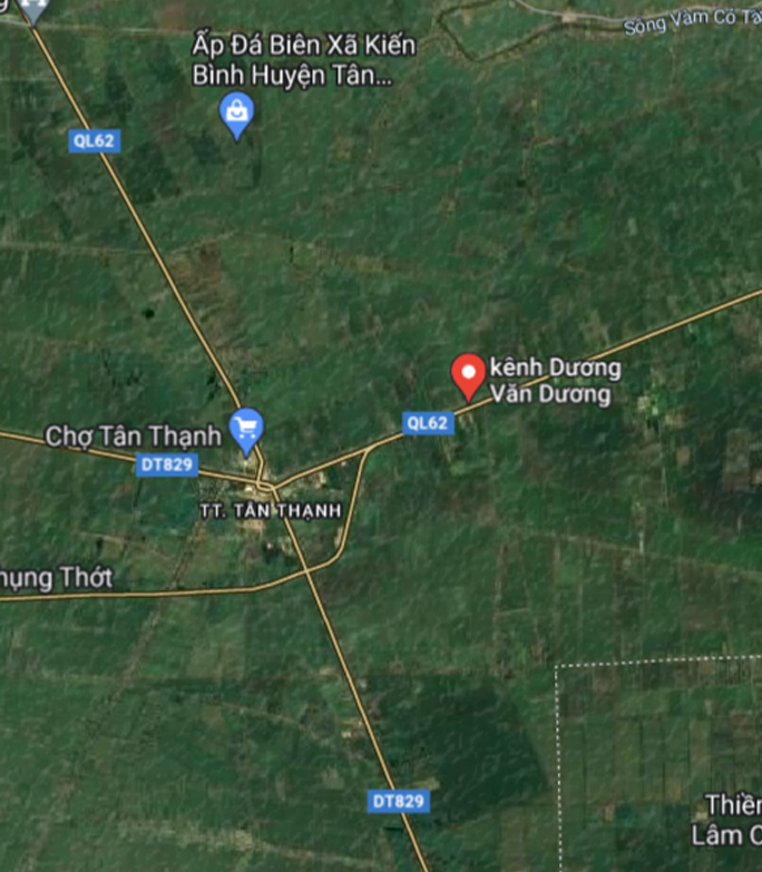 Bên những dòng kênh đào huyền thoại