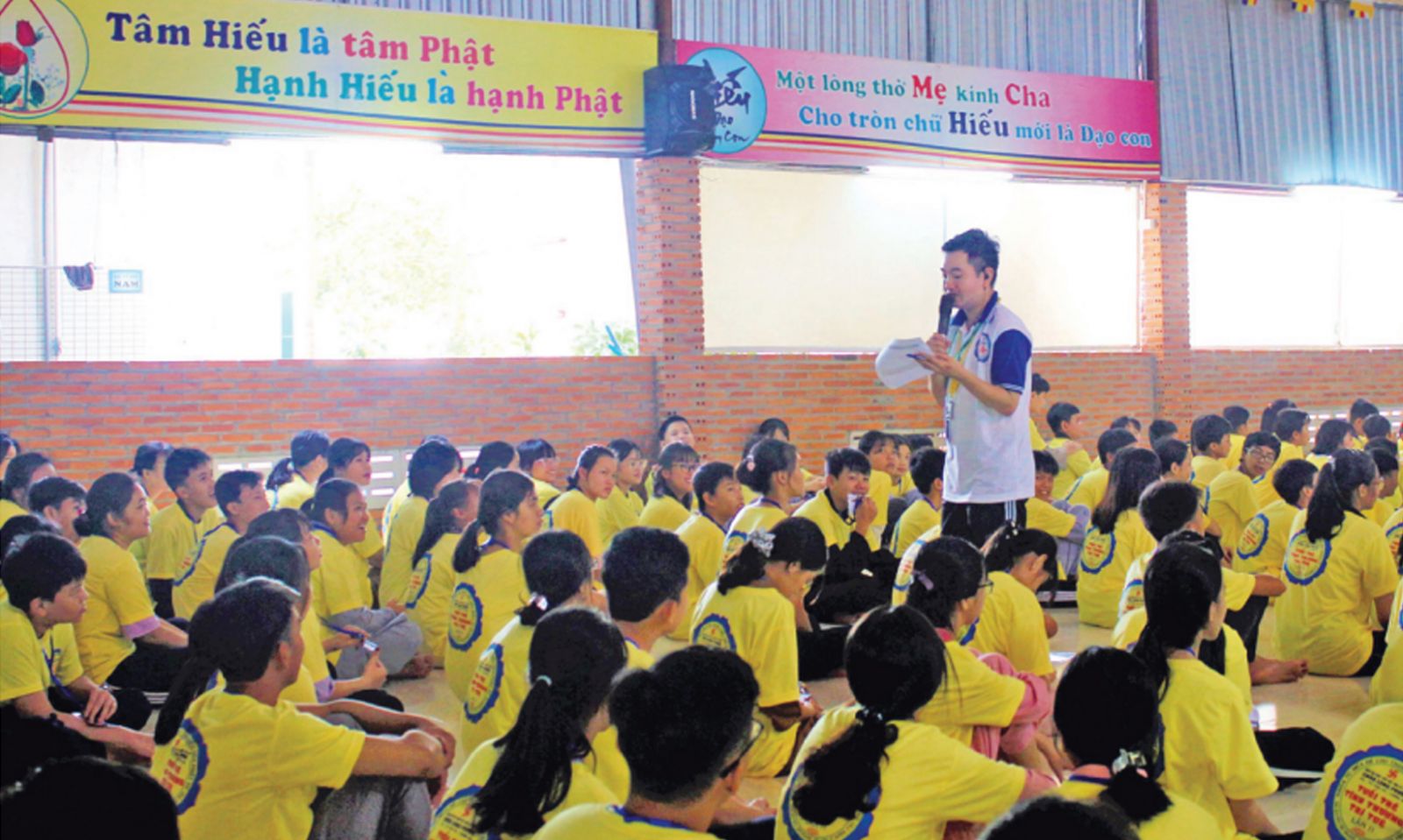 Nhiều học sinh chọn lựa tham gia các khóa tu mùa hè để rèn luyện bản thân, giảm thời gian tiếp xúc với Internet