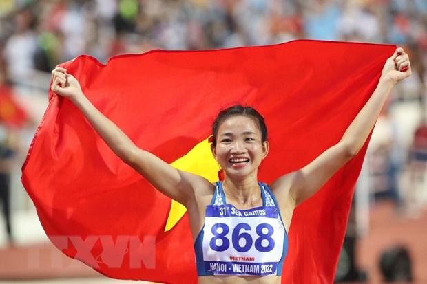 Vận động viên điền kinh Nguyễn Thị Oanh xuất sắc giành huy chương Vàng cá nhân nội dung chạy 3000m vượt chướng ngại vật nữ với thành tích 9 phút 52 giây 44, phá kỷ lục SEA Games (kỷ lục cũ 10 phút 00 giây 02). (Ảnh: Quang Hà/TTXVN)