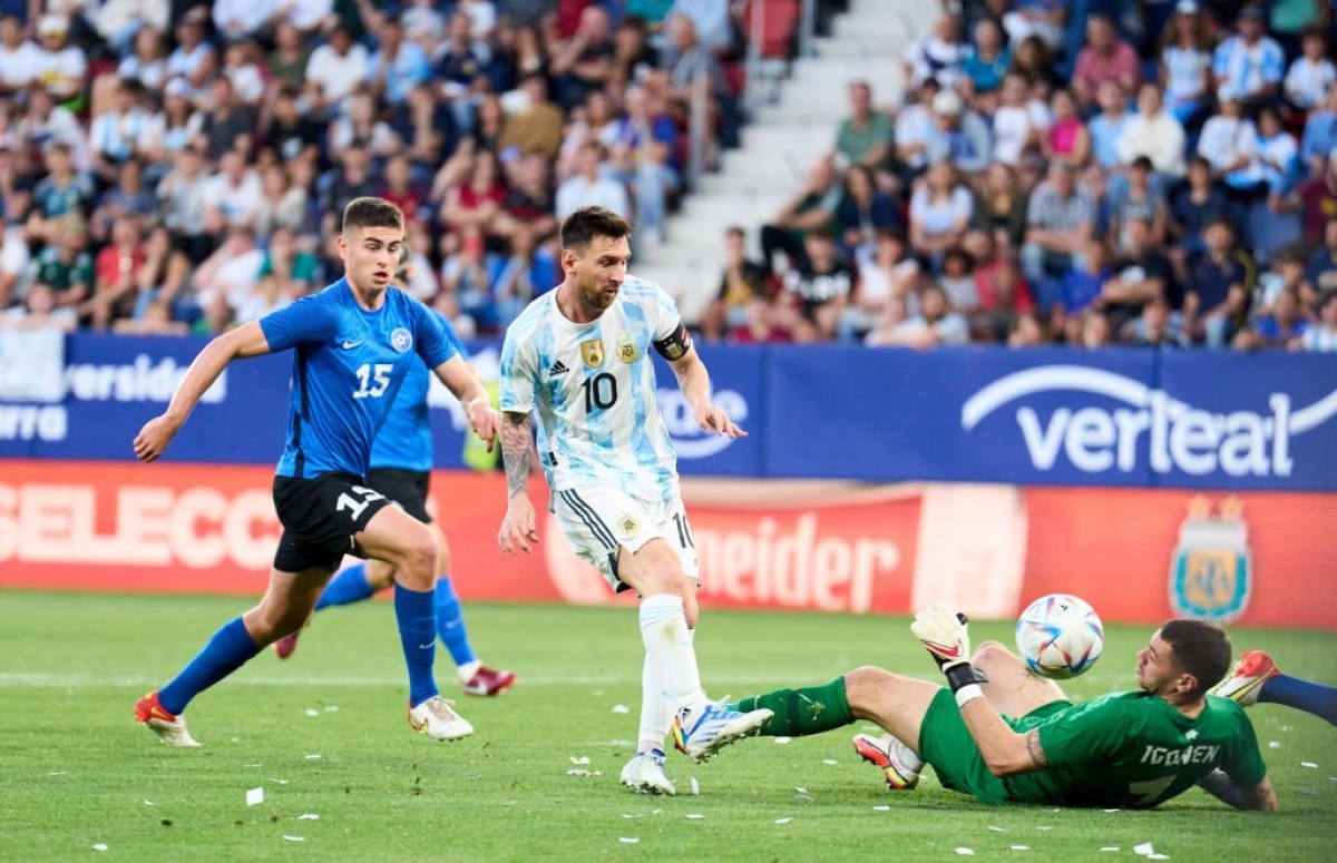 Messi lần đầu ghi 5 bàn trong 1 trận cho ĐT Argentina