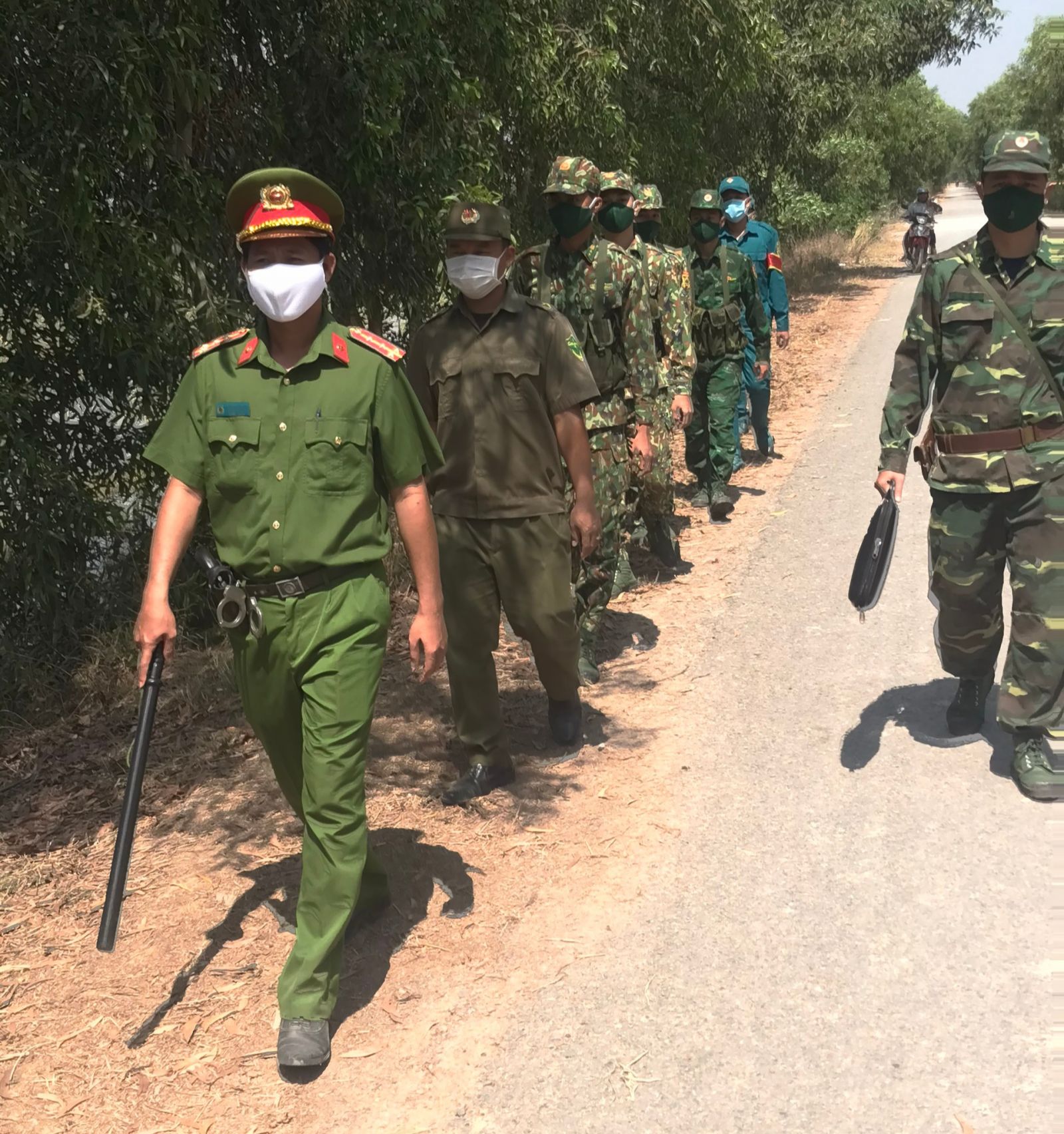 Lực lượng chức năng phối hợp tuần tra bảo vệ biên giới
