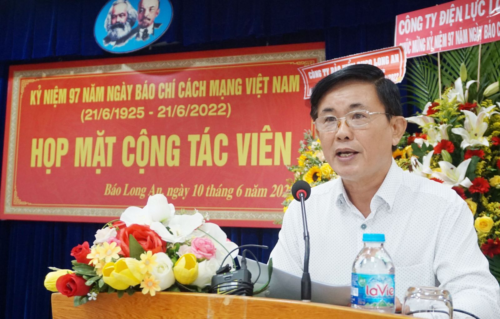  Phó trưởng Ban Thường trực Ban Tuyên giáo Tỉnh uỷ - Huỳnh Văn Thanh ghi nhận, đánh giá cao những nỗ lực, cải tiến của Báo Long An trong thời gian qua