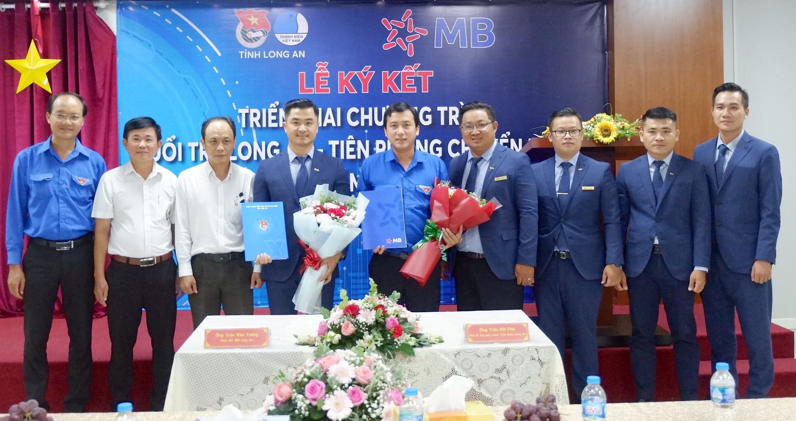 Digital transformation cooperation agreement signed between Long An Youth Union and MB Long An Signing cooperation agreement on digital transformation of Long An Youth Union - MB Long An