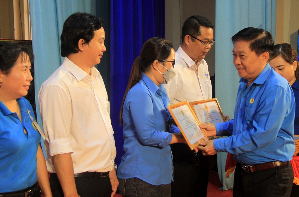 Long An: Phải quan tâm, nắm bắt tâm tư, nguyện vọng của đoàn viên, người lao động
