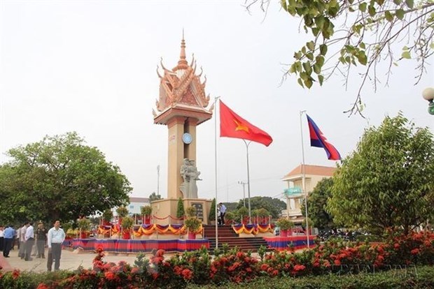 Vietnam, Cambodia tighten solidarity to deserve predecessors’ sacrifices
