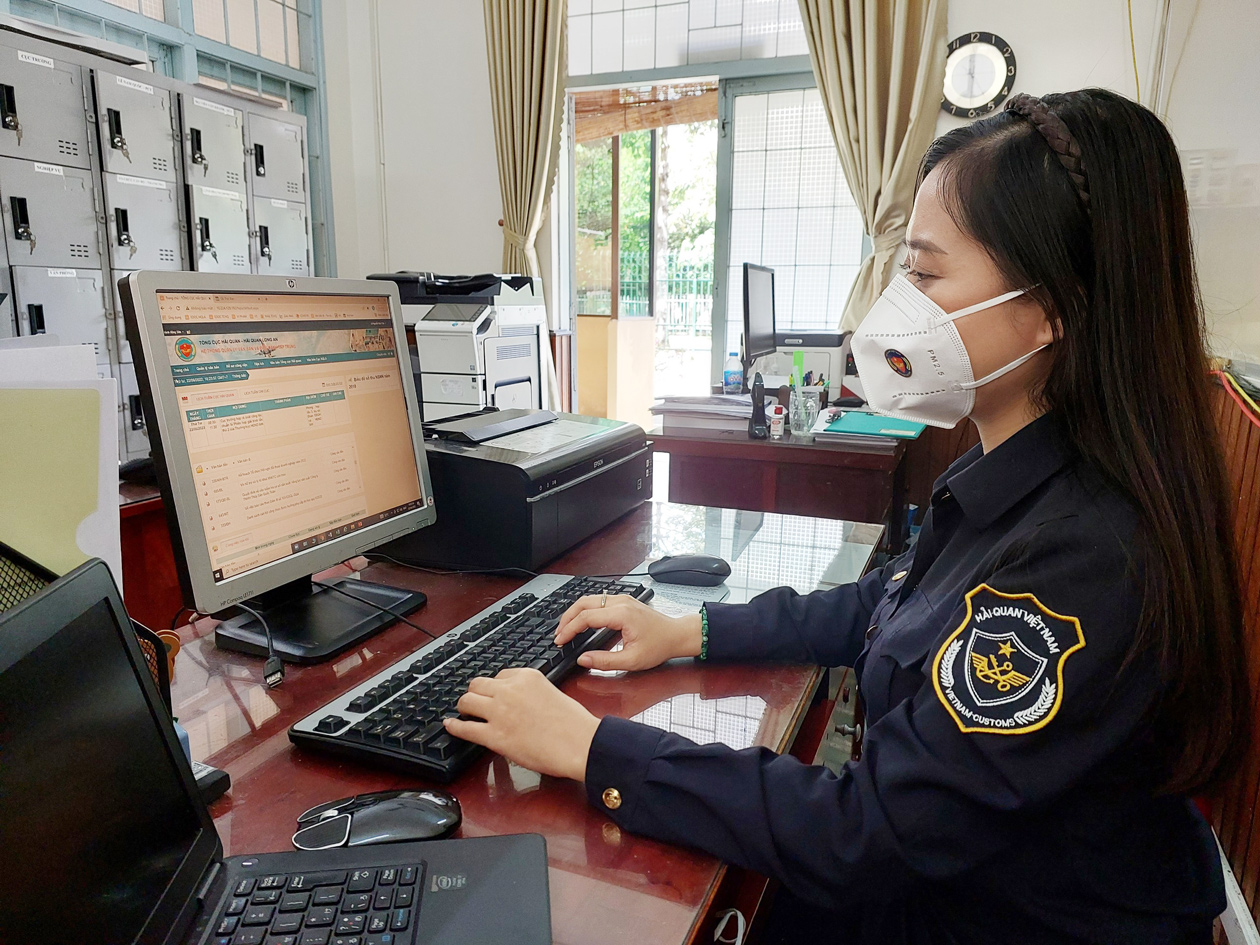 Cục Hải quan tỉnh đẩy mạnh ứng dụng công nghệ thông tin trong quy trình xử lý công việc của đơn vị