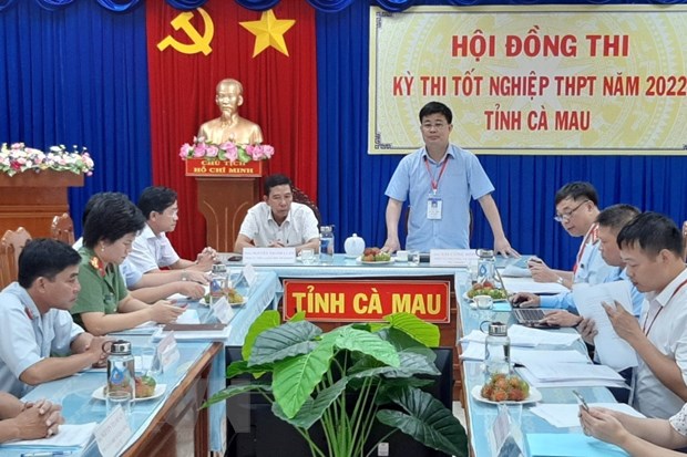 Ông Sái Công Hồng, Phó Vụ trưởng Vụ Giáo dục Trung học (Bộ Giáo dục và Đào tạo), Trưởng đoàn kiểm tra phát biểu tại buổi làm việc. (Ảnh: Kim Há/TTXVN)