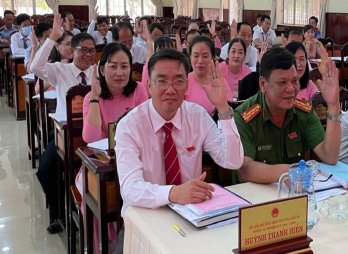 Tân Hưng: Kỳ họp HĐND thứ 5, khóa VI thông qua 15 nghị quyết Tân Hưng: Kỳ họp HĐND thứ 5, khóa VI thông qua 15 nghị quyết