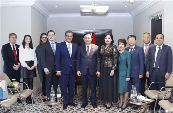COP26 President hails Vietnam’s determination in transition to green, renewable energy