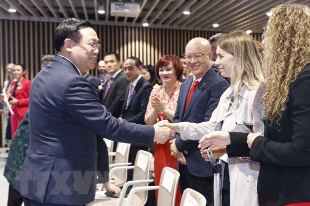 Chủ tịch Quốc hội Vương Đình Huệ dự Tọa đàm hợp tác giáo dục Việt Nam-Anh. (Ảnh: Doãn Tấn/TTXVN)