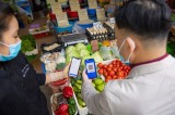 VNPT Money hỗ trợ thanh toán không dùng tiền mặt tại chợ Cần Đước và chợ Phường 2