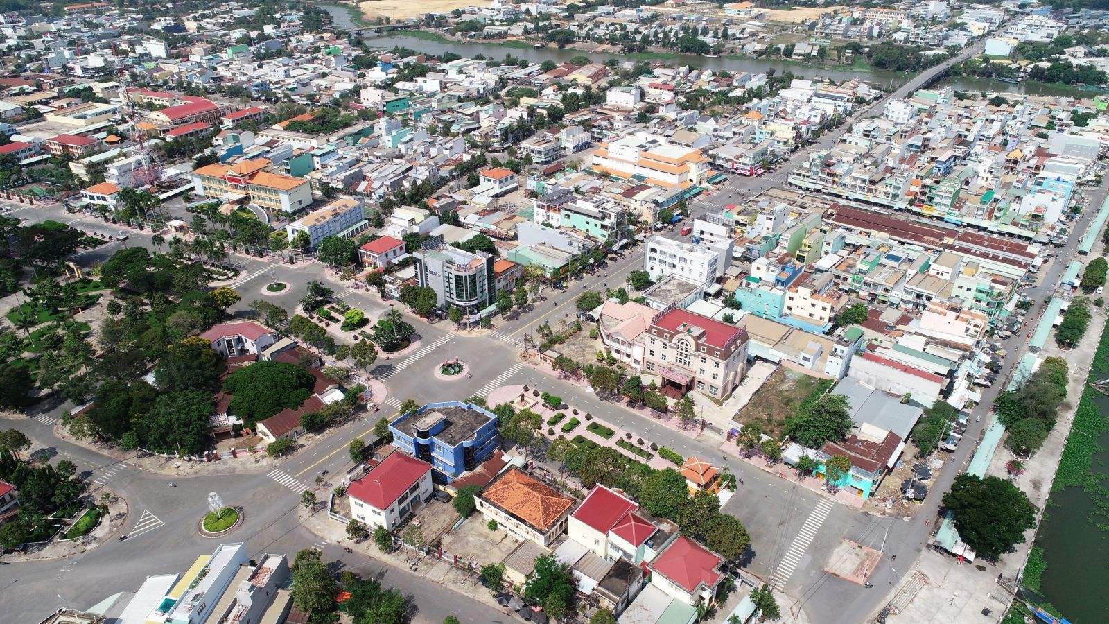 Xây dựng đô thị đồng bộ, hiện đại tạo tiền đề phát triển Đô thị Tân An được công nhận là đô thị loại II