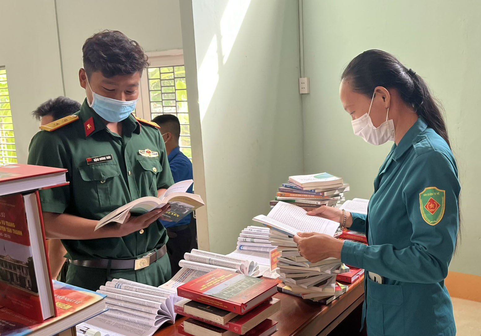 Quần chúng và cấp dưới tham gia Ngày Sách và văn hóa đọc Việt Nam
