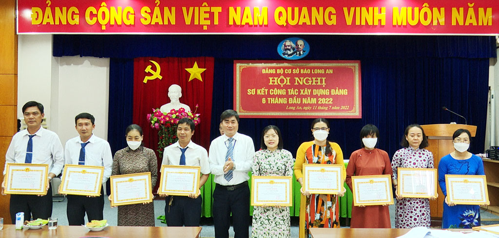 Báo Long An nỗ lực thực hiện tốt chỉ tiêu, nhiệm vụ, nâng cao chất lượng tuyên truyền