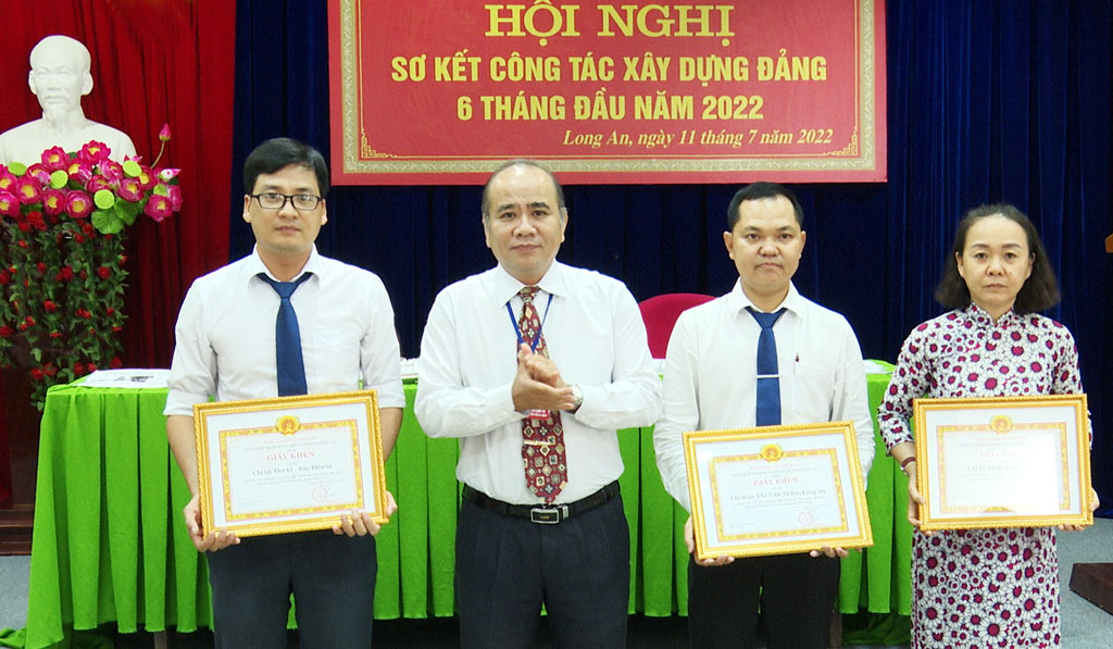 Báo Long An nỗ lực thực hiện tốt chỉ tiêu, nhiệm vụ, nâng cao chất lượng tuyên truyền