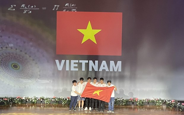 Vietnamese students bring home medals from Int’l Mathematical Olympiad The Vietnamese students at the 2022 IMO (Photo: VNA) Hanoi (VNA) - All the six Vietnamese high-school students competing at the 2022 International Mathematical Olympiad (IMO) have secured medals, with two golds, two silvers, and two bronzes. The results placed Vietnam at the 4th position out of the 104 teams participating in the competition, behind China, the Republic of Korean, and the US. The gold medals belonged to 12th grader Ngo Quy Dang and 11th grader Pham Viet Hung, both from the Hanoi University of Science High School for the Gifted under the Hanoi National University. Notably, Dang got a perfect score of 42/42. The silver medalists were Pham Hoang Son from the High School for the Gifted under the Ho Chi Minh City National University, and Nguyen Dai Duong from the Lam Son High School for the Gifted in the central province of Thanh Hoa. The two students are in the 12th grade.