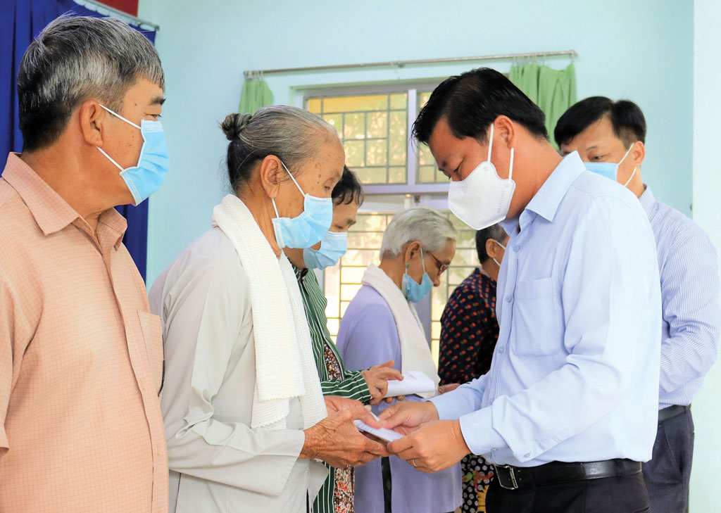 Nỗ lực chăm lo gia đình chính sách, người có công với cách mạng