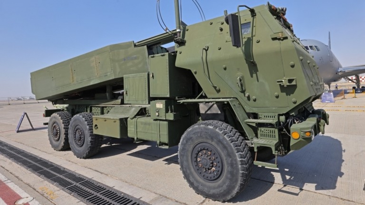 Hệ thống HIMARS tại triển lãm hàng không ở Dubai năm 2021. Ảnh: AFP