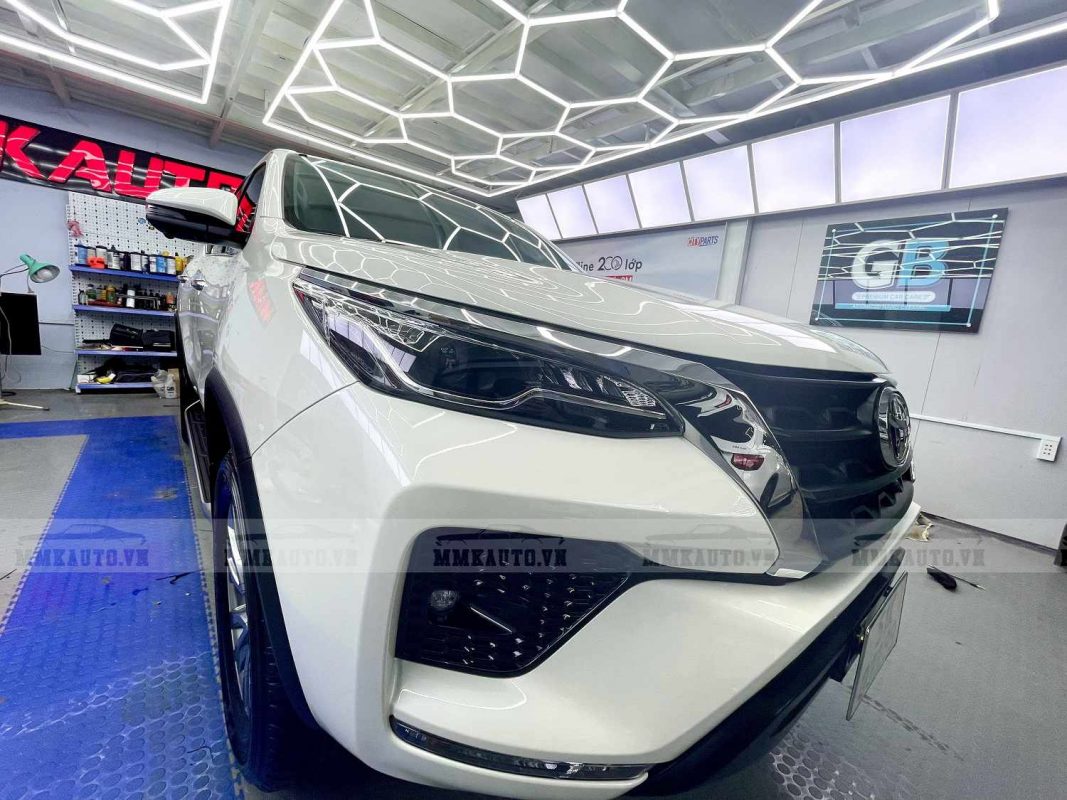 Phủ ceramic ô tô là gì? Có nên phủ ceramic cho ô tô không?
