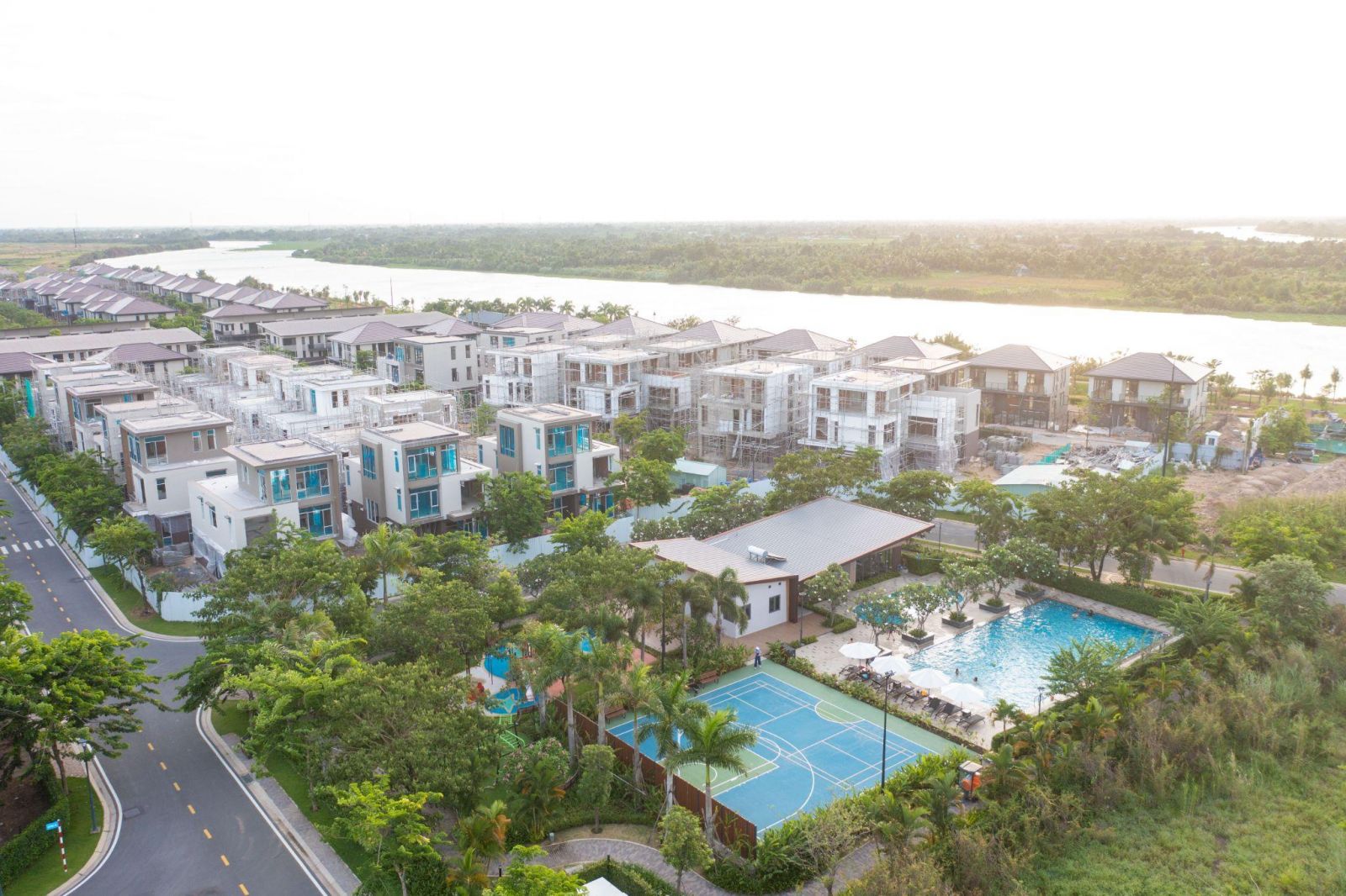 Một ngày ở biệt thự ven sông tại compound The Aqua