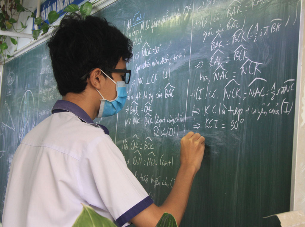 Nhiều lo lắng với mức học phí mới