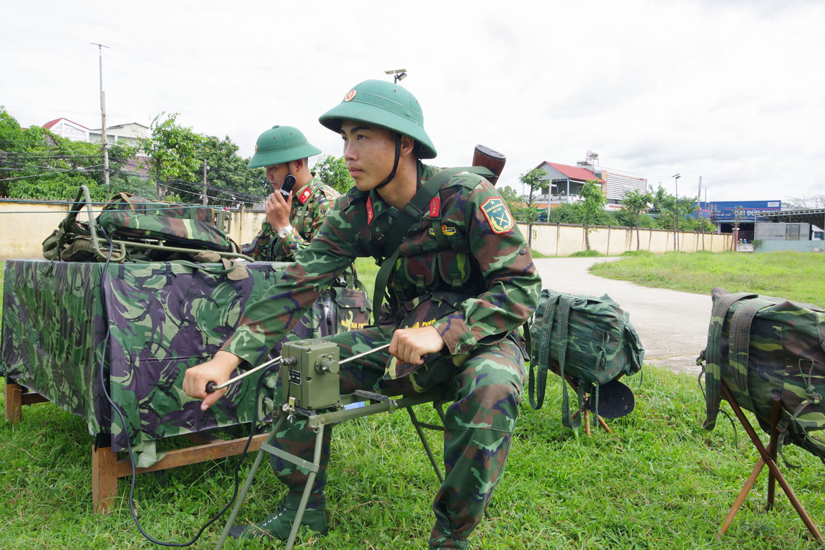 Tổ đài thông tin cơ động huấn luyện triển khai thu hồi tổ đài vô tuyến điện sóng ngắn