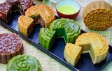 Bánh Trung Thu: Tiệm handmade giữ giá, bánh mini 'đổ bộ' chợ online
